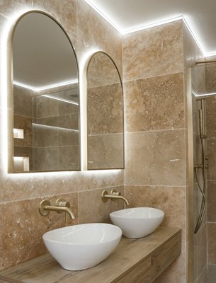 Luxury en-suite bathroom renovation